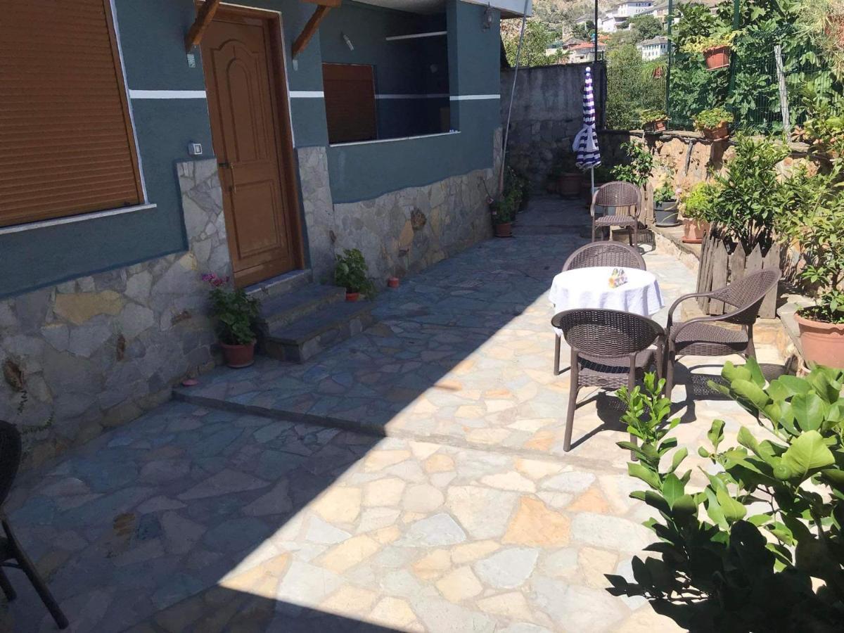 House Hotell Gjirokastër Eksteriør bilde